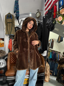 Pelliccia con cappuccio C1