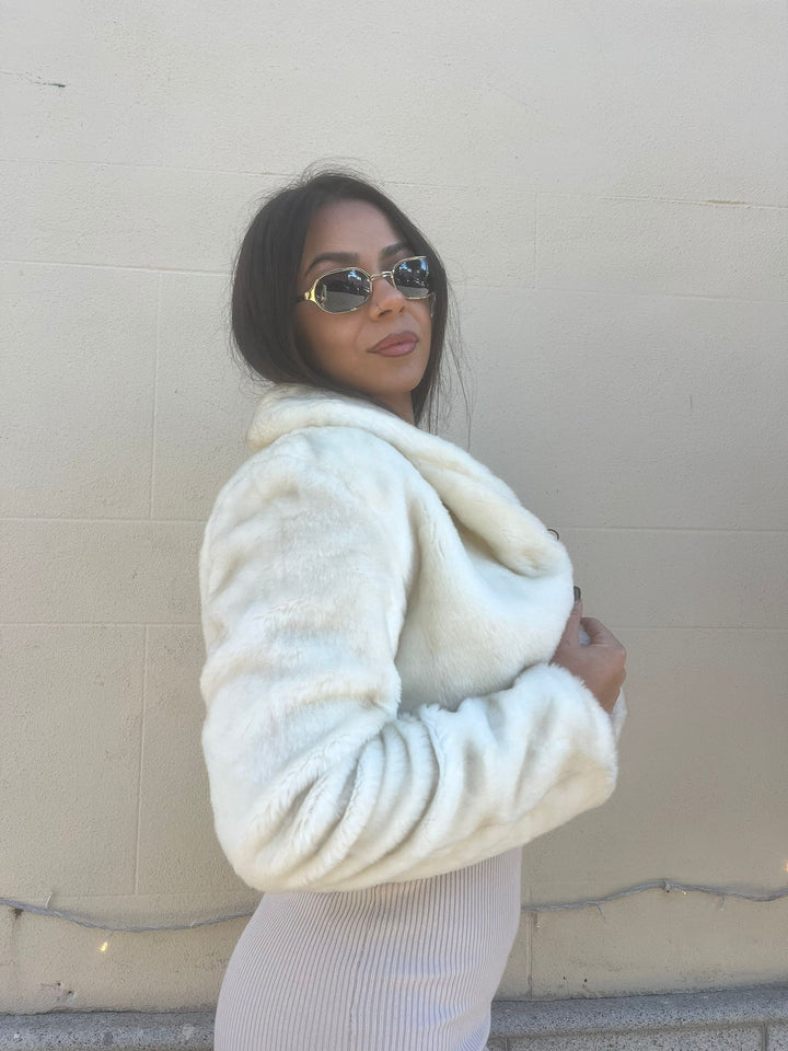 Pelliccia cropped bianca C33